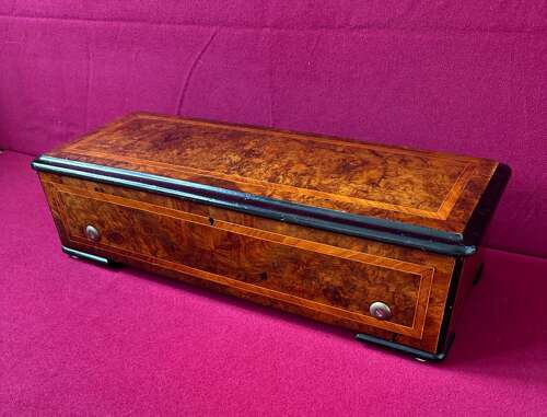 Victorian Music Box Circa 1875. 8 Airs Musical Box