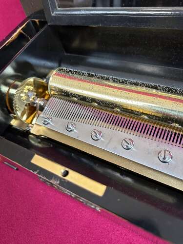 Victorian Music Box Circa 1875. Musical Box, 8 Airs