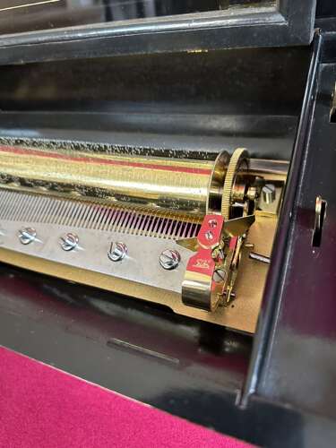 Victorian Music Box Circa 1875. Musical Box, 8 Airs