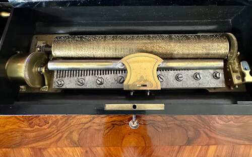 Music Box Circa 1860. 12 Aire Musical Box.