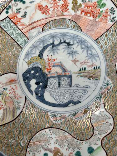 A Good And Large Imari Charger Meiji Peroid