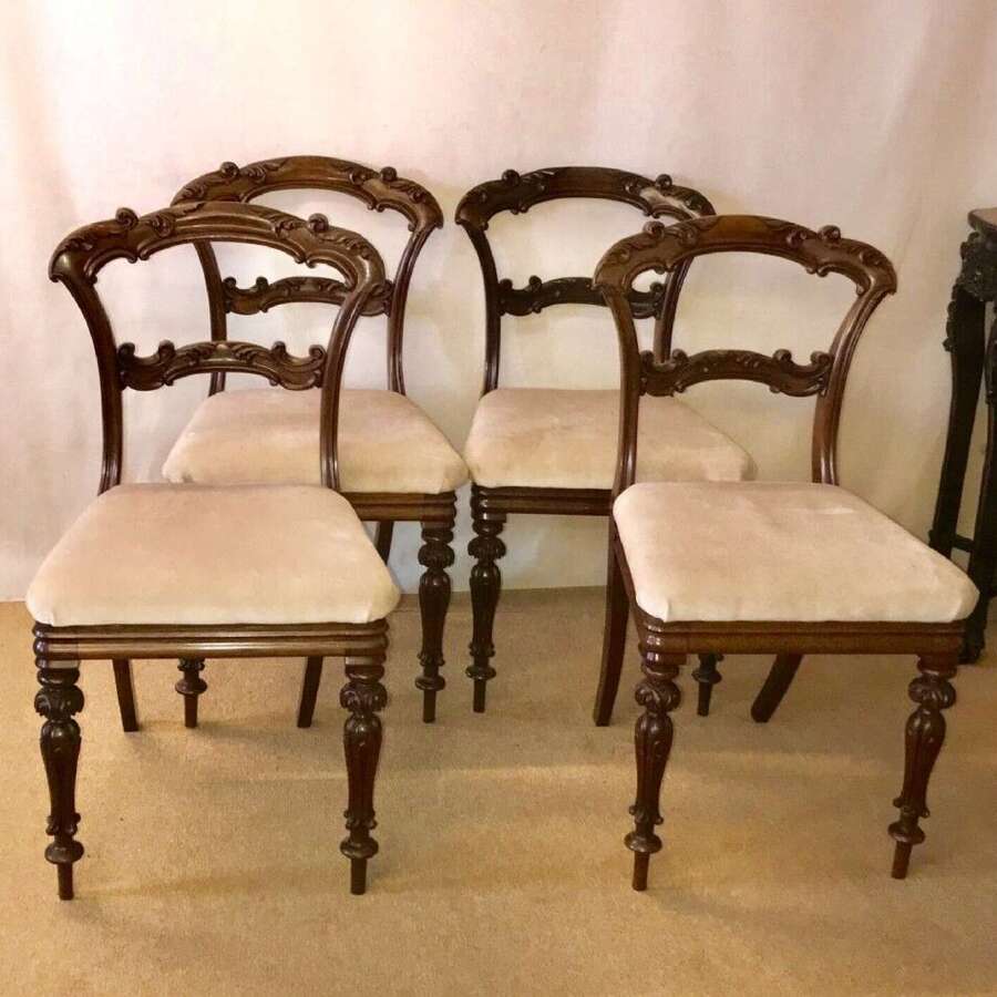 Good Set Of 4 Finely Carved Victorian Chairs