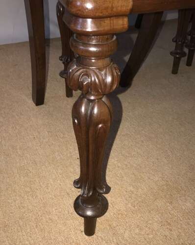 Good Set Of 4 Finely Carved Victorian Chairs