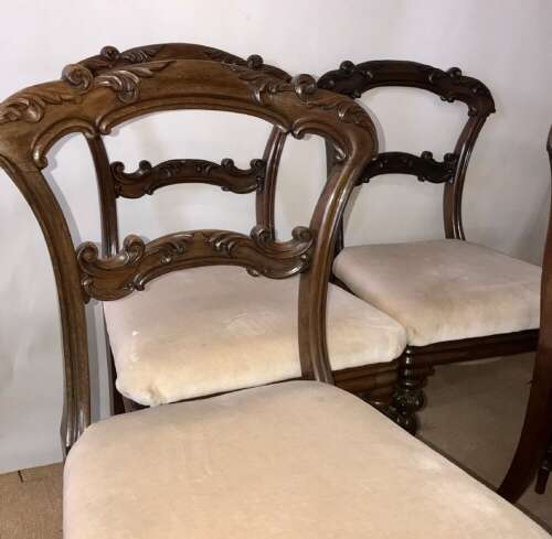 Good Set Of 4 Finely Carved Victorian Chairs