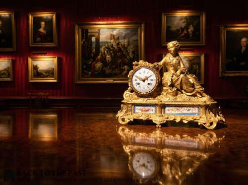 19th Century Palais Royal
,Mantle Clock, Circa 1875