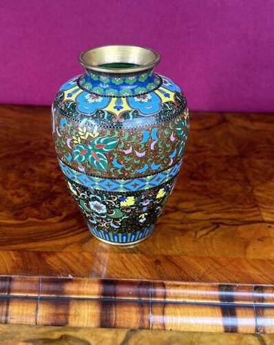 Fine, Cloisonn Vase Circa 1900. Japanese Vase. Meiji Q