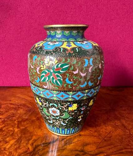 Fine, Cloisonn Vase Circa 1900. Japanese Vase. Meiji Q