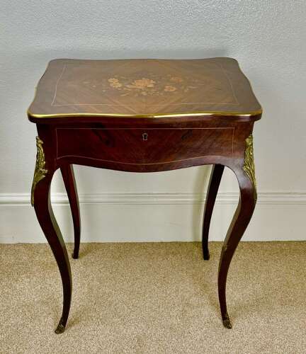 Victorian Poudreuse Circa 1880. Work Table. Or Dressing Table