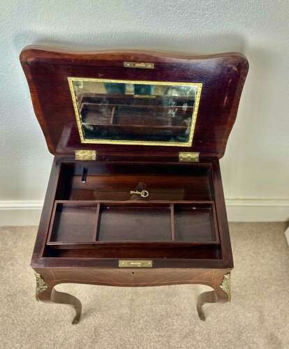 Victorian Poudreuse Circa 1880. Work Table. Or Dressing Table