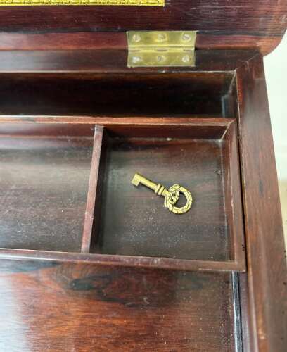 Victorian Poudreuse Circa 1880. Work Table. Or Dressing Table