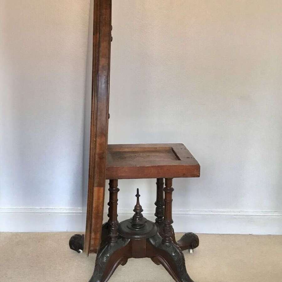 Fine Victorian Pedestal Table