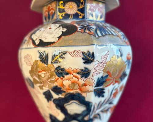 A Fine Vase And Cover Decorated In The Edo Manner Circa 1910. French Vase
