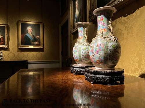 Chinese Canton Vases Circa 1880. Orientalpair Of Vases.