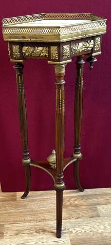 Víctorian plant stand circa 1875