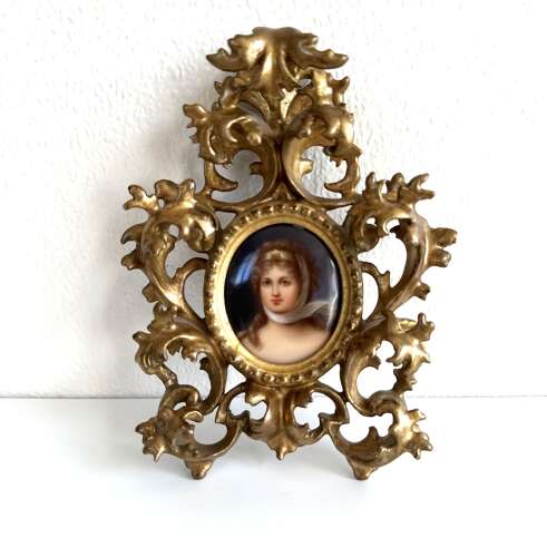 19th century miniature contained in a gilt frame circa 1880